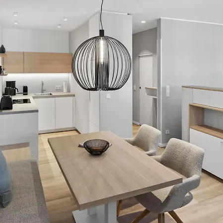 Appartement Metropol 1 *
